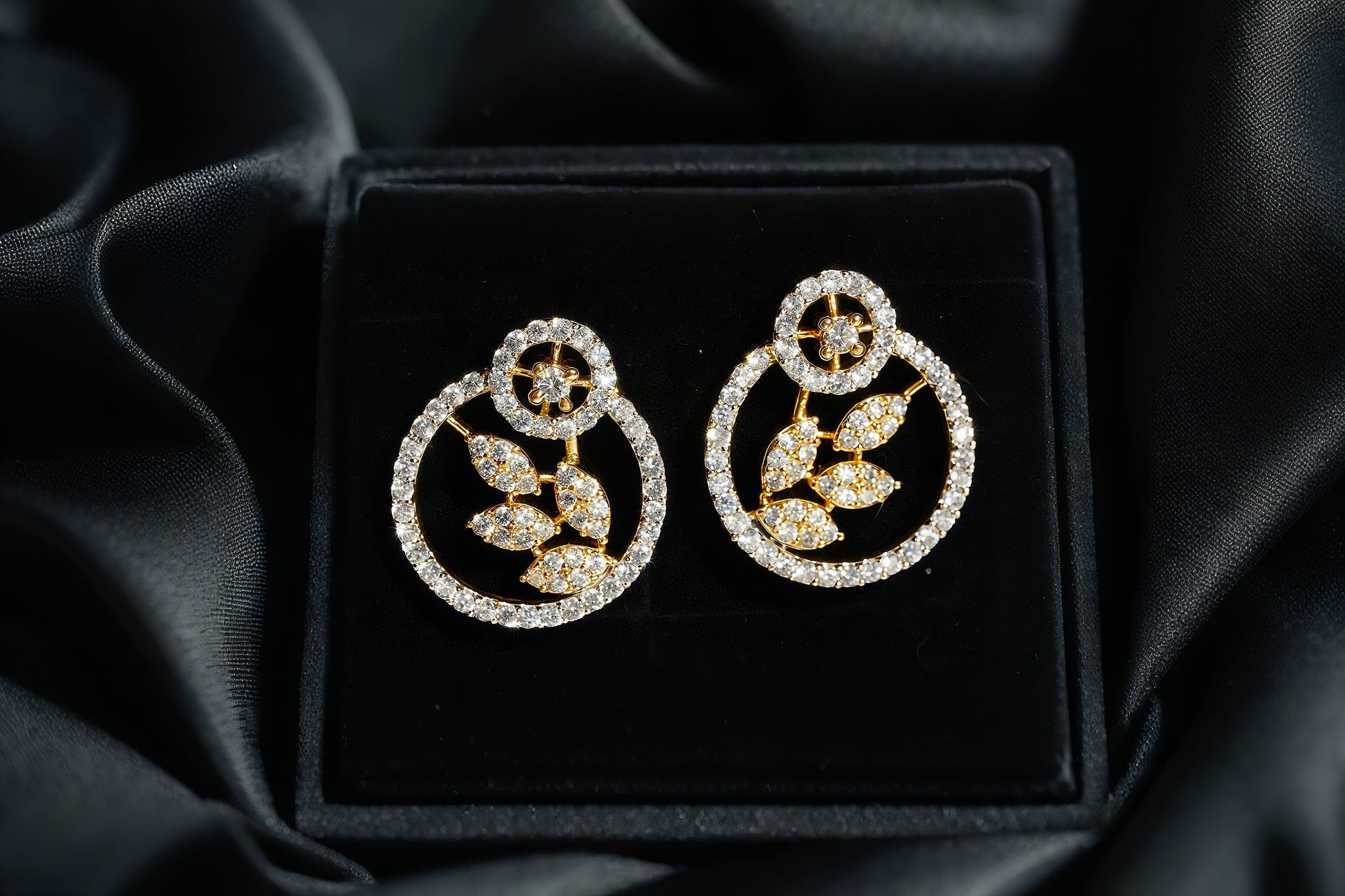 Leaf In Circle hoop Earrinsg - OY JEWELLS - 