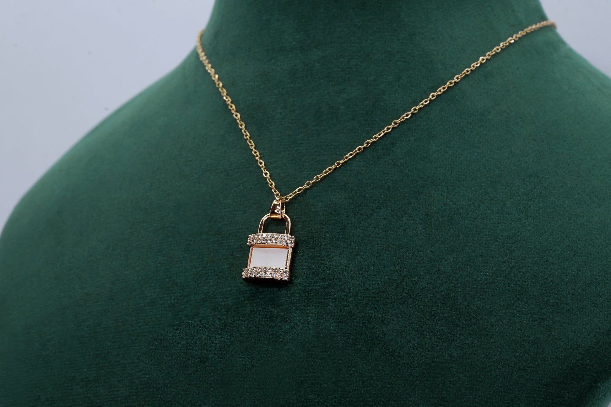 Secure Sparkal Pendant with chain - OY JEWELLS - 